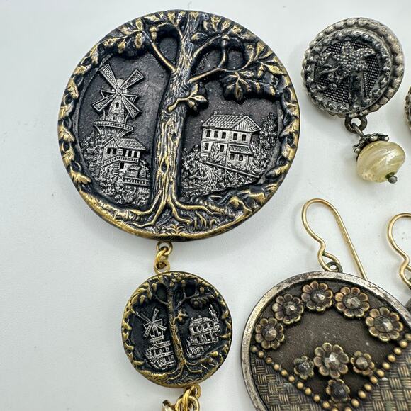 Bundle lot antique Victorian pictorial buttons upcycled brooch 2 pair earrings - Picture 3 of 9